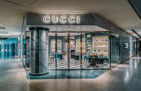 gucci the gardens mall.